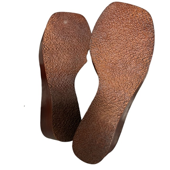 Journee Collection Women's Ayvee Wedge Sandals - Picture 3 of 3